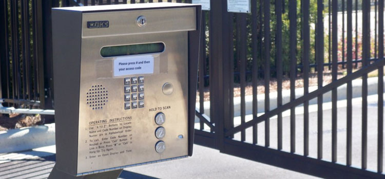 Doorking Outdoor Gate Access Control Compton